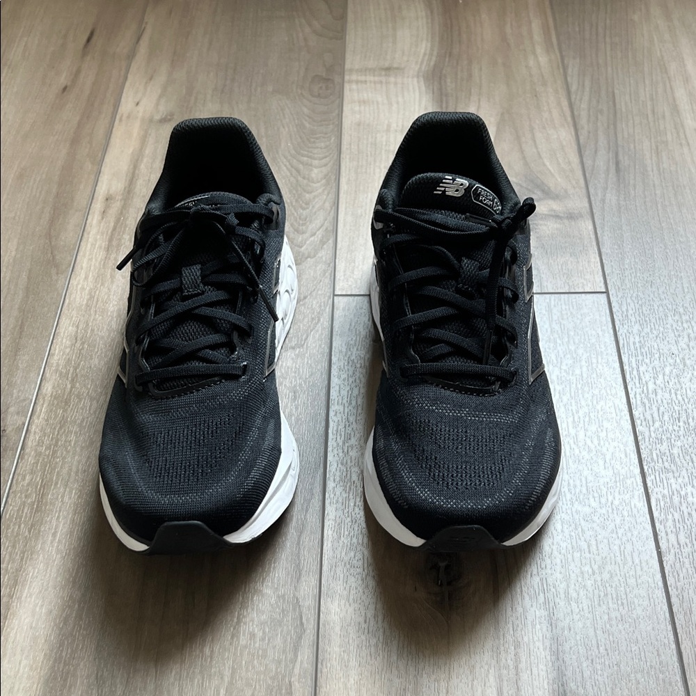 New Balance Men's Black and White Running Shoes